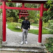 Maths tutor teaching students from Year 5 to Year 13