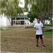 Profesor de matemáticas, profesional en economía y finanzas