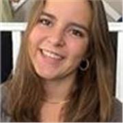 Soutien scolaire seconde /collège/primaire à Lille et en visio par une étudiante bienveillante et souriante. 
