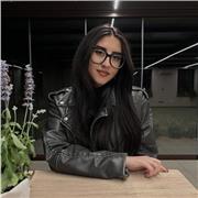 Studentessa universitaria offre ripetizioni online per elementari, medie e superiori materie umanistiche