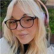 Profesora de lengua imparte clases de sintaxis a niños de primaria y ESO