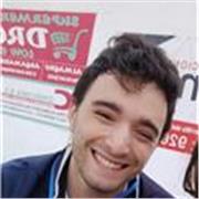 Maestro de Educación Primaria apto para impartir clases en todos los niveles de la etapa y especializado en Inglés, con nivel C1. 