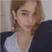 Dictó clases de biología, inglés y lenguaje, además de enseñar estrategias de estudio y brindar apoyo 24/7