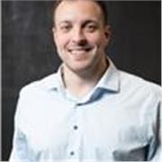 Ingeniero en materiales, con experiencia como ayudante de cátedra y apoyo a estudiantes de instituto