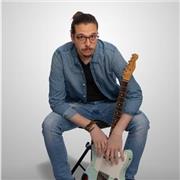 (ONLINE) Lezioni di chitarra elettrica, acustica e classica. Percorsi personalizzati multi-stilistici, per ogni età e livello