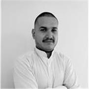 Arquitecto graduado, apunto a estudiantes de la carrera