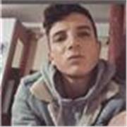 Laureato in Scienze della comunicazione e diplomato al liceo classico. Offro aiuto in italiano e latino