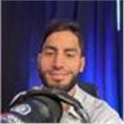 Profesor de Filosofiía da clases sobre pensamiento crítico y apoyo existencial