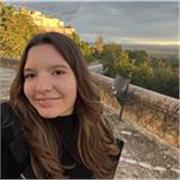 Profesora de portugués brasileño y inglés apta para dar clase de cualquier nivel a alumnos a partir de los siete años.