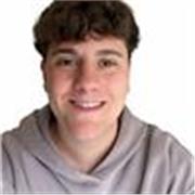 Estudiante para ser profesor de niños de primaria para dar clase a niños de 5-8 años