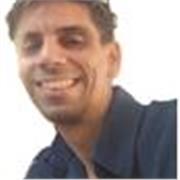 Profesor titulado en Ingeniería Mecánica imparte clases de forma online y presencial