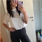 Chica con nivel B2 en inglés quiere ayudar niños con los deberes