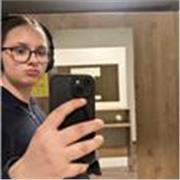 Mathe-Tutorin die alle Kinder bis zur 9. Klasse Nachhilfe anbietet