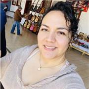 Maestra de apoyo escolar especializada en niños de nivel primaria