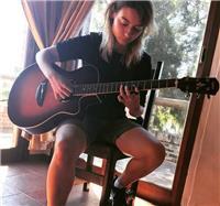 Clases de guitarra con o sin solfeo. online o presenciales