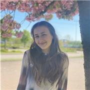 Spanisch Nachhilfelehrerin; 100% online, die von der fünften bis zur zwölften Klasse unterrichtet