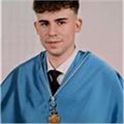 Maestro en Educación Primaria apto para todas las edades y niveles.