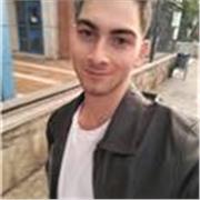 Persona empática y paciente. Con ganas de ayudar a los que lo necesiten. 
Experiencia cuidando niños.
Persona activa y dinámica. 
