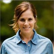Profesora titulada en filología francesa imparte clases de francés online.