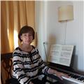 Insegnante di pianoforte (diplomata al conservatorio con 10 e lode) specializzata in principianti