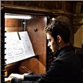Organista, cembalista e studente di musicologia offre lezioni di musica in generale e strumenti: pianoforte, organo