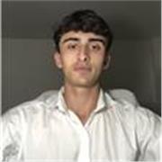 Profesor de matemática joven con estudios en economia