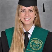 Veterinaria graduada hace 2 años con conocimientos en las asignaturas de salud y muy buena en métodos de estudio. Actualmente veterinaria de urgencias de pequeños animales