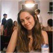 Estudiante de Bellas Artes, me gustan mucho los niños y ayudar a las personas. Tengo 19 años