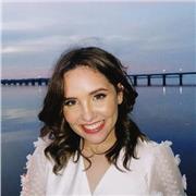 Dou aulas particulares há 3 anos e estou disposta a te ajudar no que precisas! Desde reforço escolar até aulas particulares de espanhol ou inglês