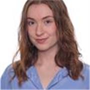 Soy Estefanía, estudiante de tercero de bioquímica en la Universidad Autónoma de Barcelona y ofrezco clases de biología online.