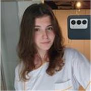 Soy una chica de 19 años que estudia el ámbito de la biología. Tengo bachillerato y actualmente estoy cursando una FP superior.