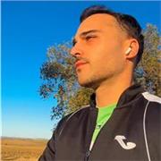 Graduado en historia por la Universidad de Sevilla + Máster de Profesorado para dar clases de Geografía, Historia e Historia del Arte