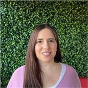 Profesora de español nativa. Adapto la clase a las necesidades y deseos del alumno. Tutora de niños, jovenes y adultos en diversas materias de interes a su formación