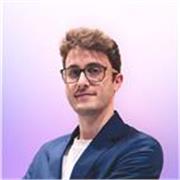 Appassionato di grafica con esperienza pluriennale nell'utilizzo del pacchetto Adobe (Photoshop, Illustrator, InDesign) e Figma, i