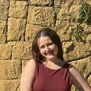 Profesora de primaria, simpática, positiva, risueña y puntual