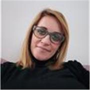 Docente di scuola primaria, laureata in scienze della formazione primaria con specializzazione di titolo di sostegno