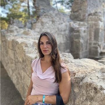 María