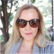 Would you like to learn English? I would be happy to help you. 