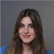 Soy una estudiante universitaria de artes que da clases particulares de dibujo y pintura adaptadas a cada alumno