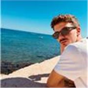 Docente di chitarra e teoria musicale,impartisco lezioni a principianti fino a preparazioni per test d’ammissione in conservatorio