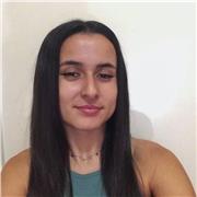 Profesora de inglés, imparte sus clases a niños/as de cualquier edad