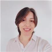 Maestra y profesora de  inglés con experiencia en niños de 3 a 14 años y adultos de 22 a 78. Persona cercana y proactiva.