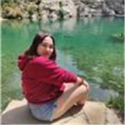 Estudiante de Dirección de Obra y Decoración, con Bachiller, especializada en dibujo técnico, matemáticas y materiales