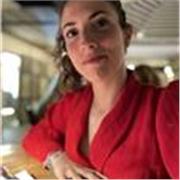 Insegnante di italiano, storia e geografia impartisce lezioni private a ragazzi ed adulti. Offro anche lezioni di inglese e francese per ragazzi delle medie e superiori