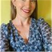 Educadora social y profesora de educación primaria con mención en pedagogía terapéutica 