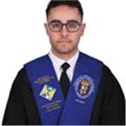 Acabo de graduarme como bioquímico pero llevo dando clases de mates, física y química desde que tengo 14 años. 