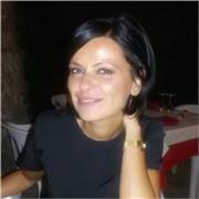 Mi chiamo Maria Elena Romano e sono una biologa. Insegno matematica e scienze alle scuole medie e mi offro per lezioni private