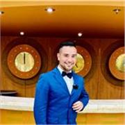 Maestro de canto ,Vocal coach graduado en canto moderno y cantante profesional ganador de Grammy del gospel 2014