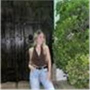 Estudiante de carrera de estudios ingleses con un nivel de inglés avanzado y fácil comunicación en portugués.