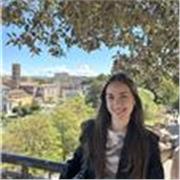 Graduada en Estudios Ingleses con formación en Profesorado